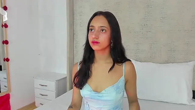 Snapshot of Charlotte_Benette chatting on April 2026 12:34:01 PM Charlotte Benette online show from April 2026 12:34:01 PM