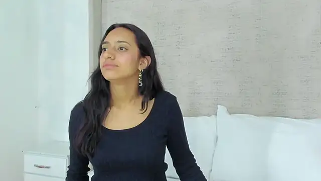 Snapshot of Charlotte_Benette chatting on April 2026 12:50:02 PM Charlotte Benette online show from April 2026 12:50:02 PM