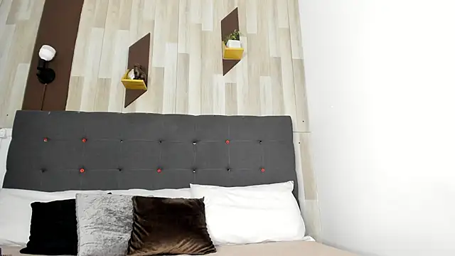 GrayHall online show from April 2026 08:13:01 PM