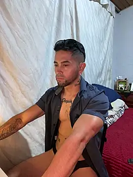 Snapshot of Sexmuscle17 chatting on July 2026 03:45:02 PM Sexmuscle17 online show from July 2026 03:45:02 PM
