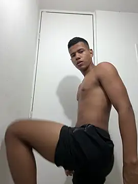 noahdark  online show from April 2026 04:52:01 AM