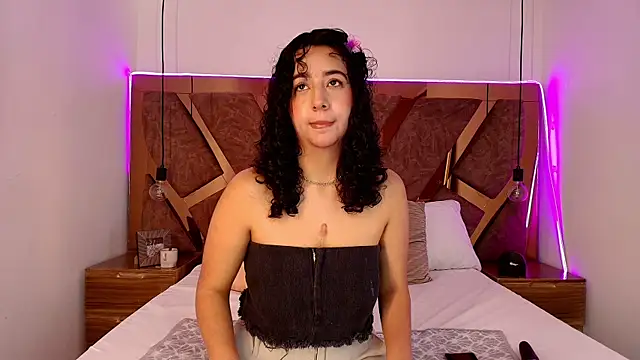 bella swwan  online show from May 2026 07:14:02 PM