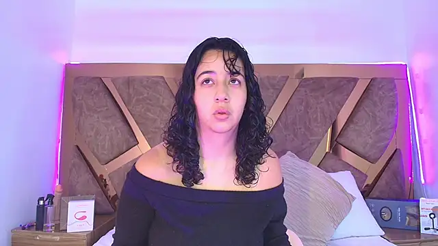 bella swwan  online show from April 2026 02:32:01 PM