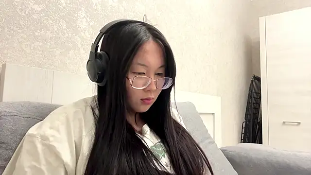 Feylinmay online show from April 2026 10:02:02 PM