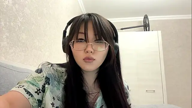 Feylinmay online show from April 2026 09:23:01 PM