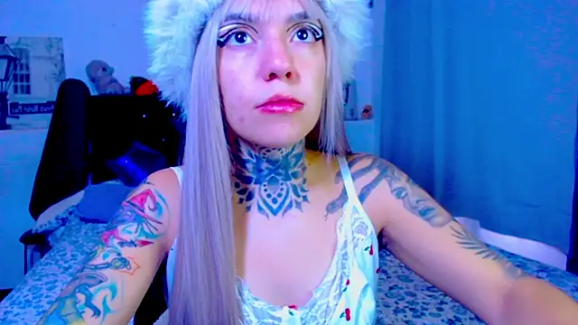 LannieGonzales online show from May 2026 01:43:02 PM