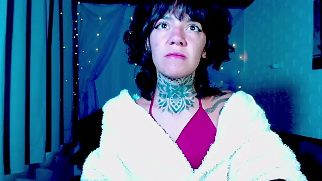 Snapshot of LannieGonzales chatting on April 2026 12:50:02 PM LannieGonzales online show from April 2026 12:50:02 PM