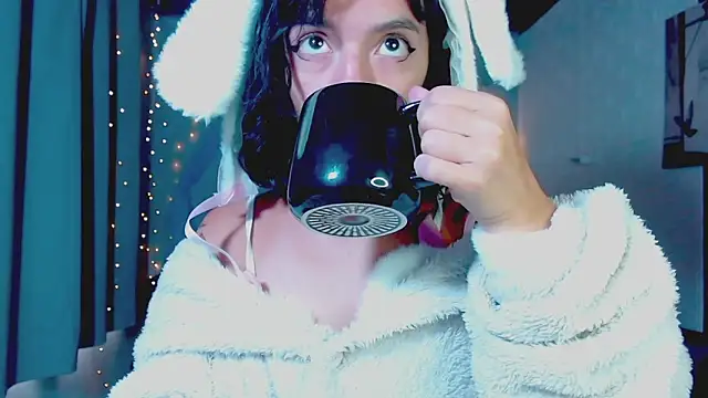 Snapshot of LannieGonzales chatting on April 2026 12:50:02 PM LannieGonzales online show from April 2026 12:50:02 PM