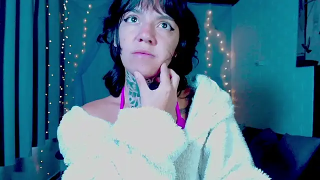 Snapshot of LannieGonzales chatting on April 2026 12:07:02 PM LannieGonzales online show from April 2026 12:07:02 PM