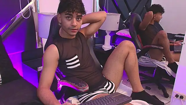 MiikeOthon online show from April 2026 04:30:01 AM