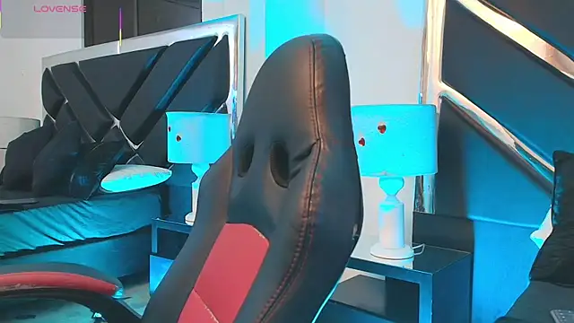 MiikeOthon online show from April 2026 04:30:02 AM