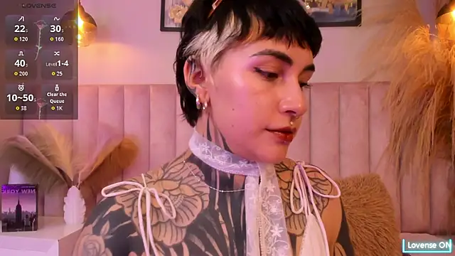 Snapshot of Luana_fiore chatting on April 2026 12:21:02 PM Luana fiore online show from April 2026 12:21:02 PM