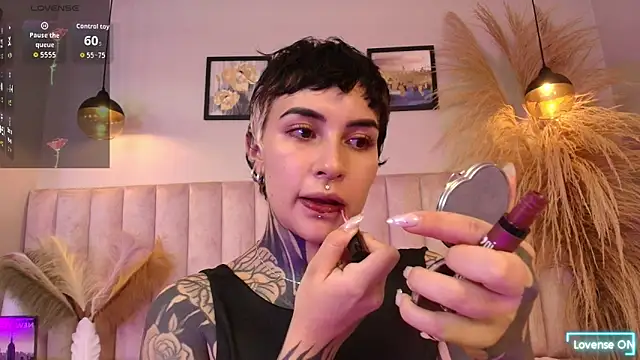 Snapshot of Luana_fiore chatting on April 2026 12:53:02 PM Luana fiore online show from April 2026 12:53:02 PM