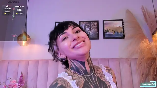 Snapshot of Luana_fiore chatting on April 2026 12:20:01 PM Luana fiore online show from April 2026 12:20:01 PM