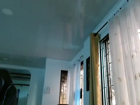 Ludociel-z98 online show from April 2026 10:05:02 PM