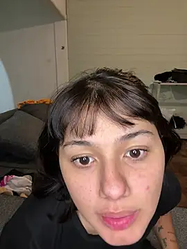 Abrildqquino online show from May 2026 11:08:01 PM