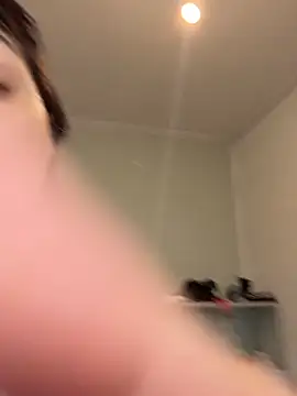 Abrildqquino online show from April 2026 07:37:01 PM