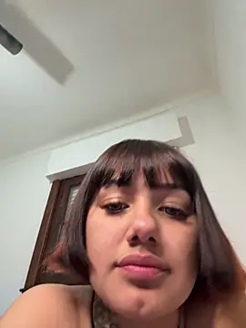 Abrildqquino online show from May 2026 11:58:02 PM
