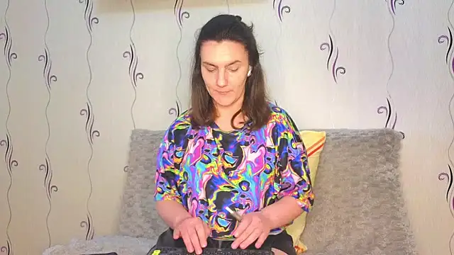 Snapshot of Hey_baddie chatting on April 2026 07:45:01 AM Hey baddie online show from April 2026 07:45:01 AM