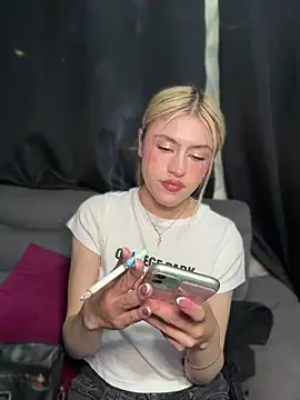 Lia fire online show from April 2026 02:56:01 AM