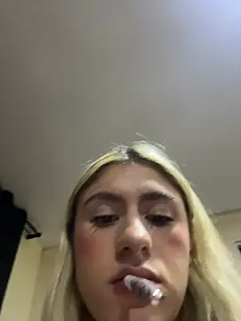 Lia fire online show from April 2026 03:02:01 AM