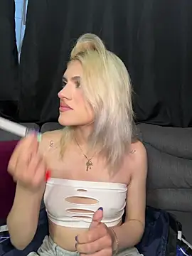 Lia fire online show from April 2026 11:09:02 PM