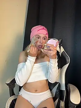 Lia fire online show from April 2026 02:18:01 AM