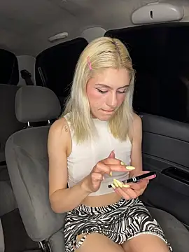 Lia fire online show from April 2026 03:13:01 AM