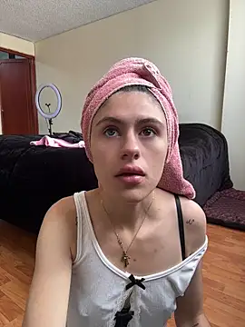 Lia fire online show from May 2026 05:56:01 PM