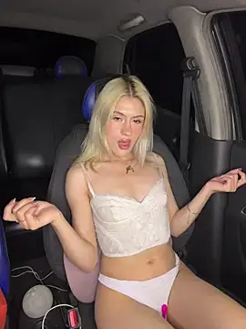 Lia fire online show from April 2026 05:14:02 AM