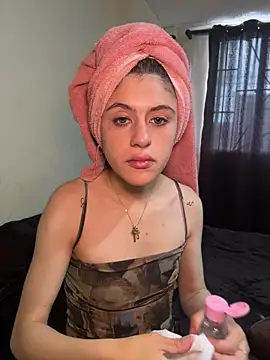 Lia fire online show from May 2026 06:41:02 PM