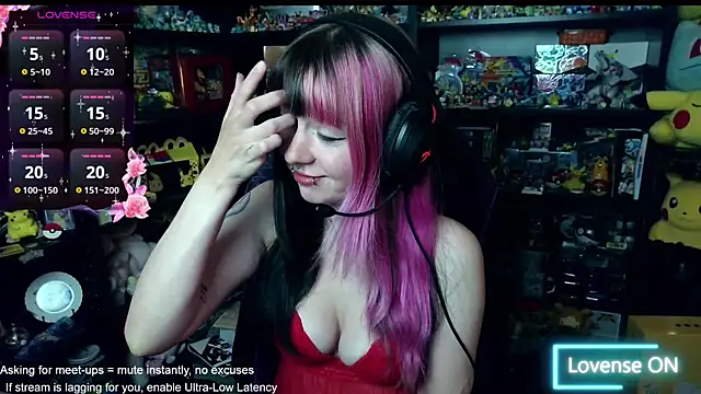 Snapshot of CutieTracer chatting on June 2026 07:37:02 PM CutieTracer online show from June 2026 07:37:02 PM