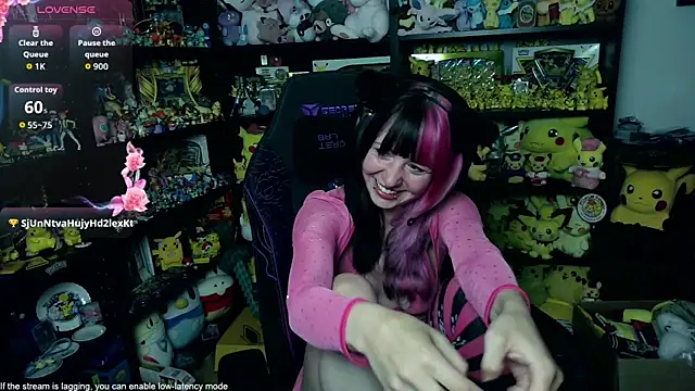 Snapshot of CutieTracer chatting on July 2026 08:42:01 PM CutieTracer online show from July 2026 08:42:01 PM