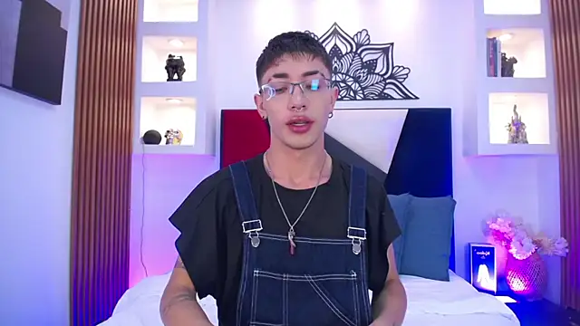 Dominik Blake online show from April 2026 07:32:01 PM