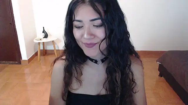 FreyaRouge online show from May 2026 07:01:02 PM