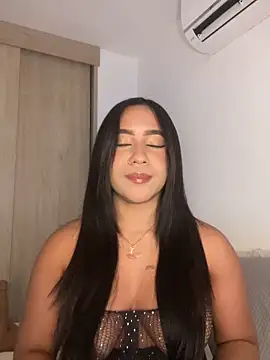 tammarasilk online show from April 2026 05:39:01 PM