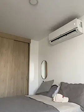 tammarasilk online show from April 2026 09:53:01 PM