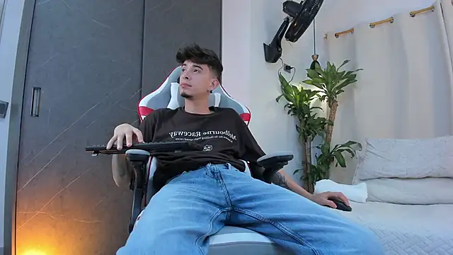 Snapshot of Nova__hard chatting on April 2026 05:59:01 AM Nova hard online show from April 2026 05:59:01 AM