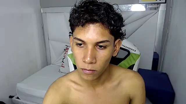 Taylorr junior  online show from March 2026 04:47:02 AM