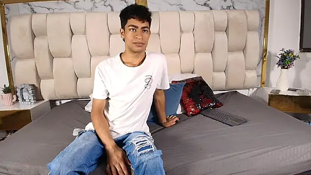 LuckandSamuel online show from April 2026 02:56:01 AM