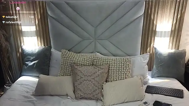 Lilith nyxx online show from April 2026 11:28:01 PM