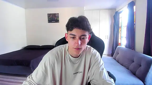 Luke Chill online show from April 2026 07:53:01 PM