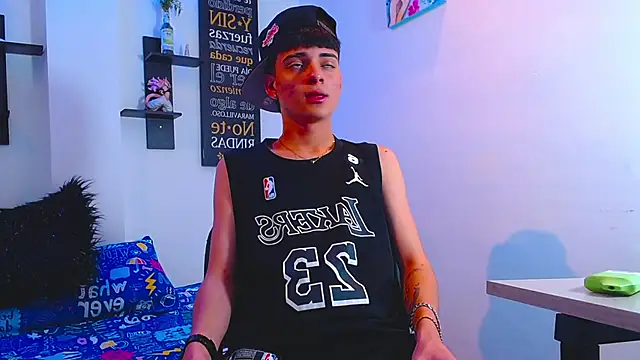 milo hot  online show from April 2026 07:04:02 PM