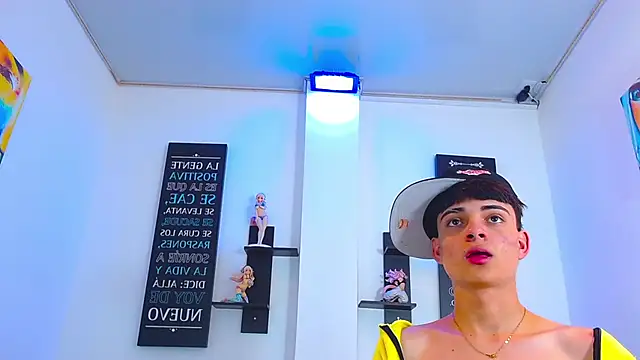 milo hot  online show from April 2026 08:15:02 PM