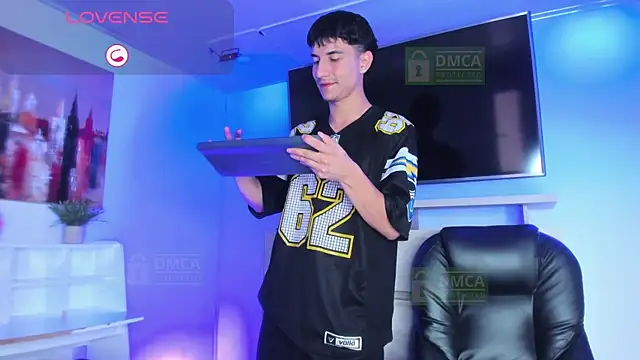 Snapshot of Taylor_Brooks chatting on April 2026 06:55:01 PM Taylor Brooks online show from April 2026 06:55:01 PM