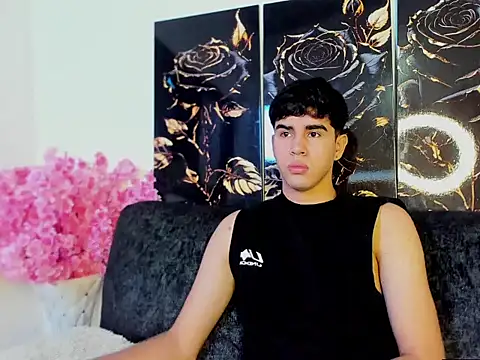 Snapshot of Andy_wood chatting on April 2026 01:01:01 PM Andy wood online show from April 2026 01:01:01 PM