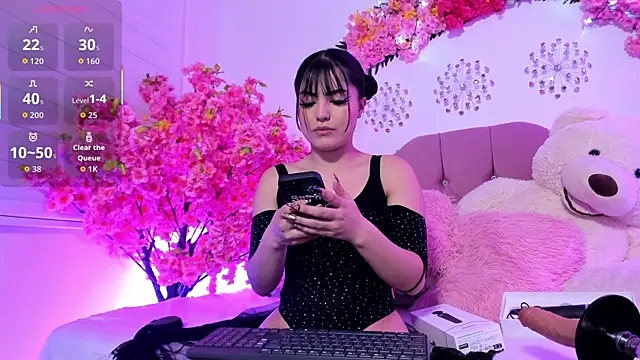 SamanthaVelvett  online show from April 2026 03:57:02 AM