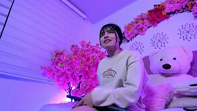 SamanthaVelvett  online show from April 2026 04:46:01 AM