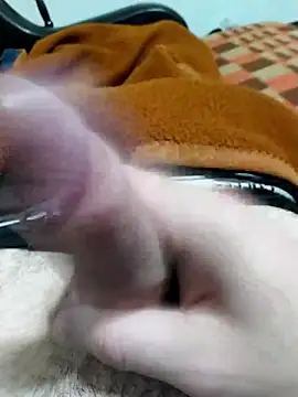 dannyc8 online show from April 2026 07:38:02 PM