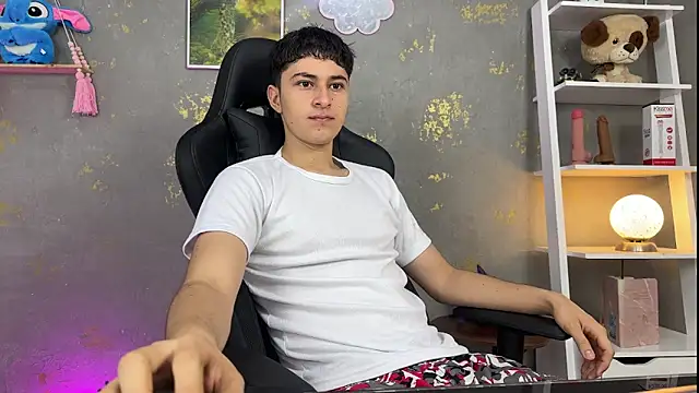 Snapshot of noah_magno_ chatting on April 2026 10:30:01 AM noah magno online show from April 2026 10:30:01 AM